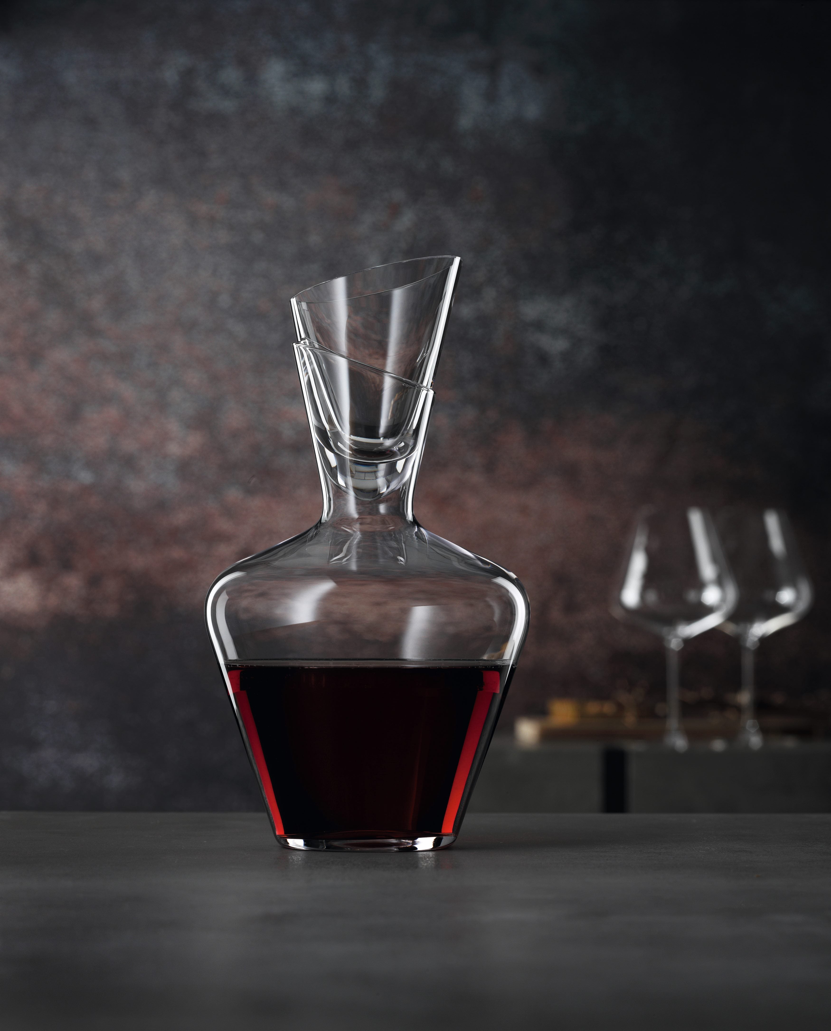 Definition Wine Carafe w/Stopper 1L
