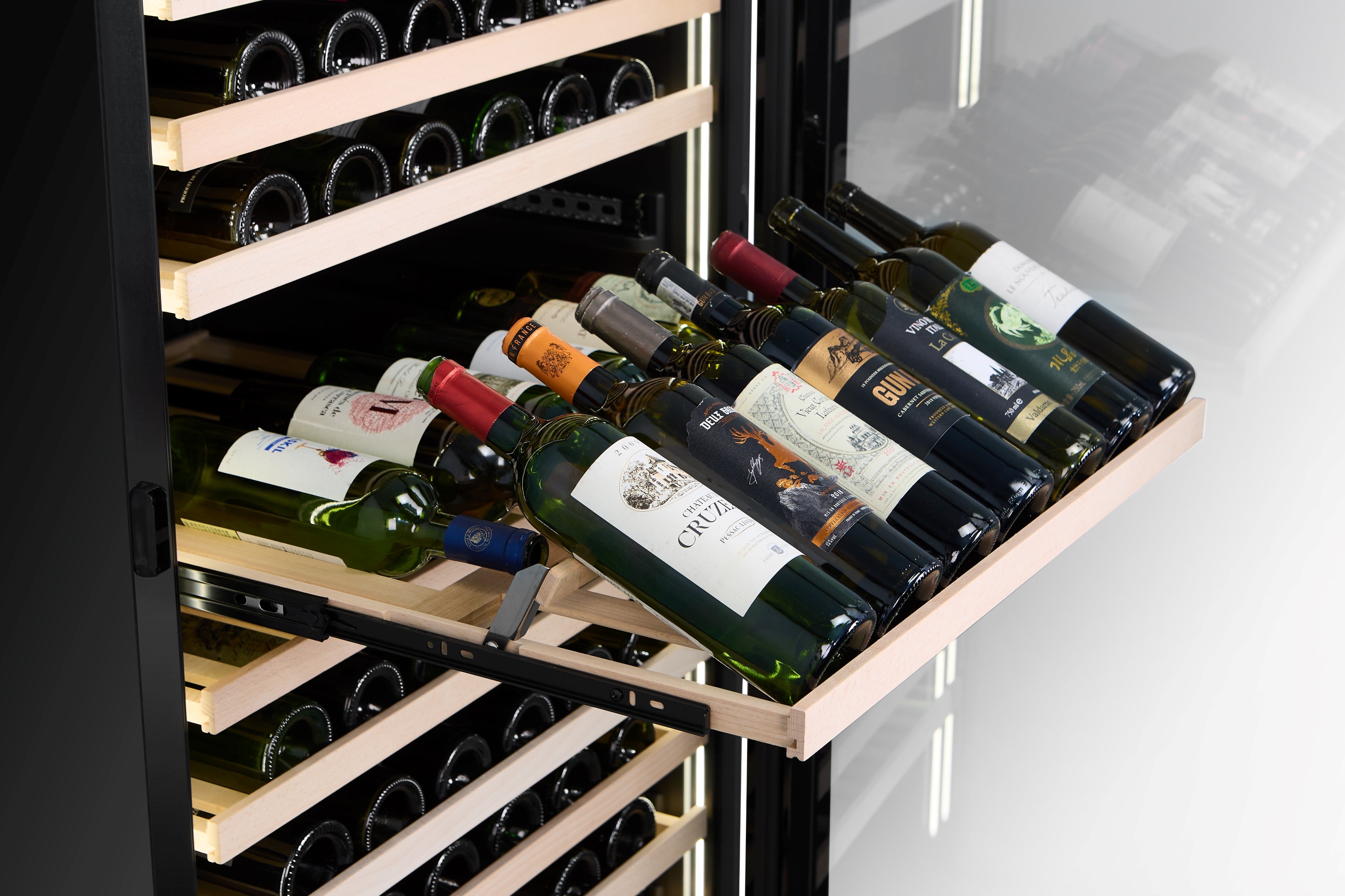 Vantaggio V300 Single Zone Wine Cabinet