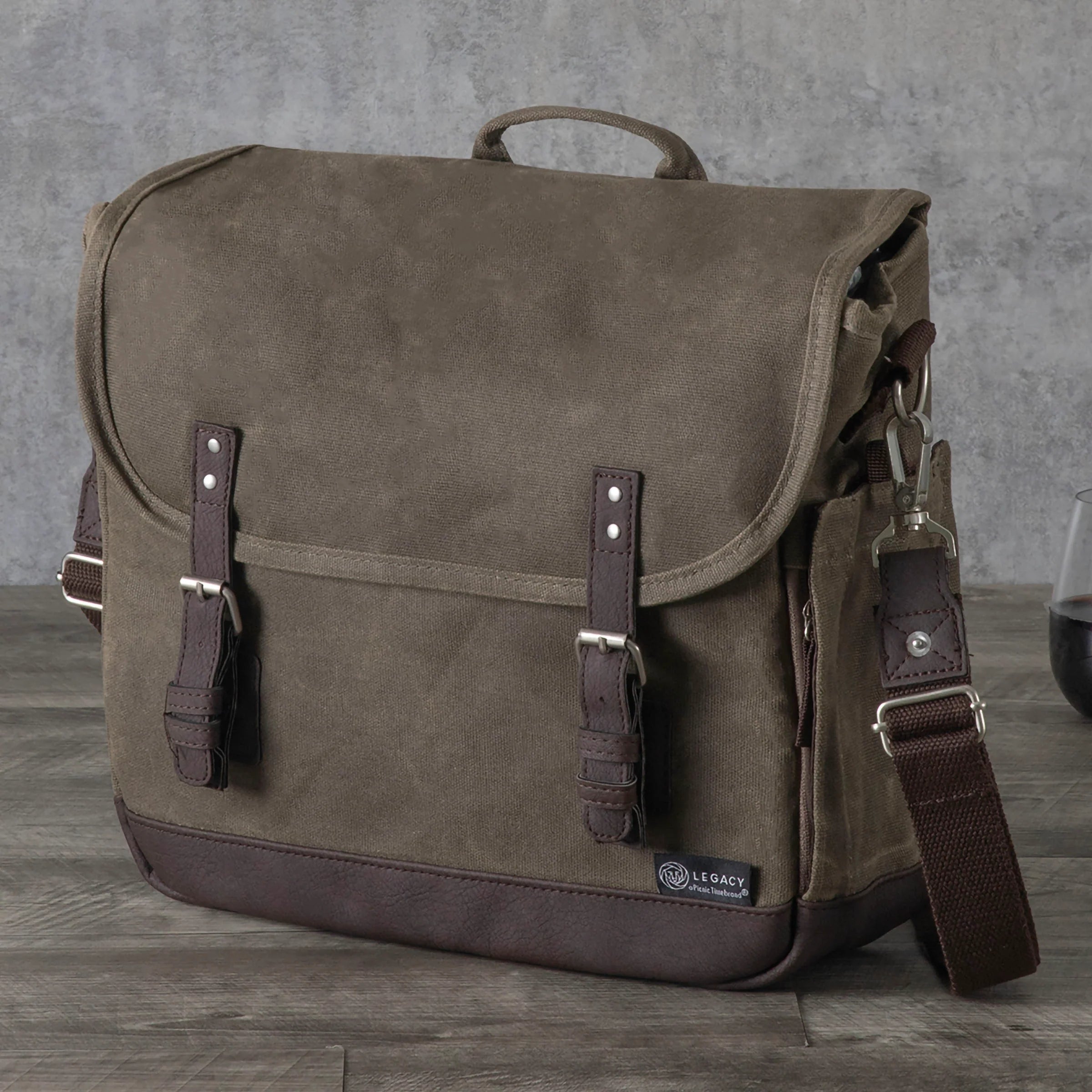 Adventure Wine Tote in White