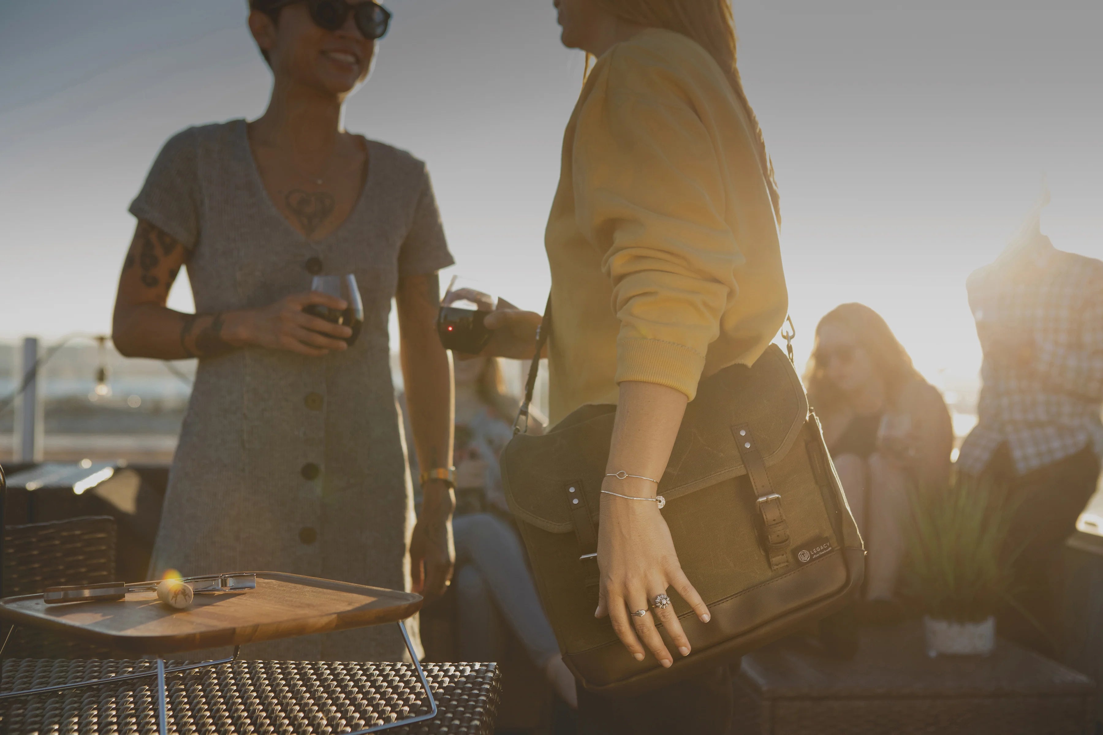 Adventure Wine Tote in White