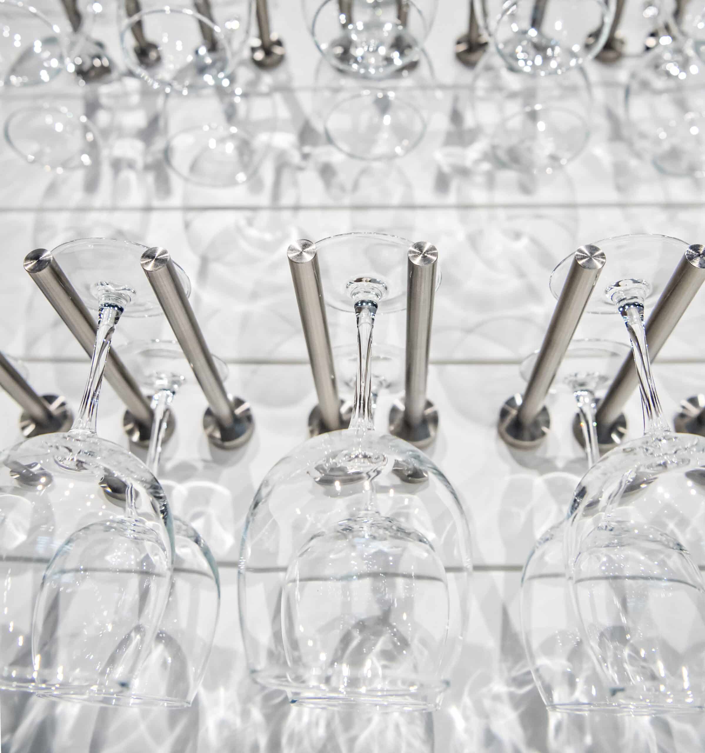 Série Vino Verres à pied 2 (rangement mural en métal pour verres à vin)